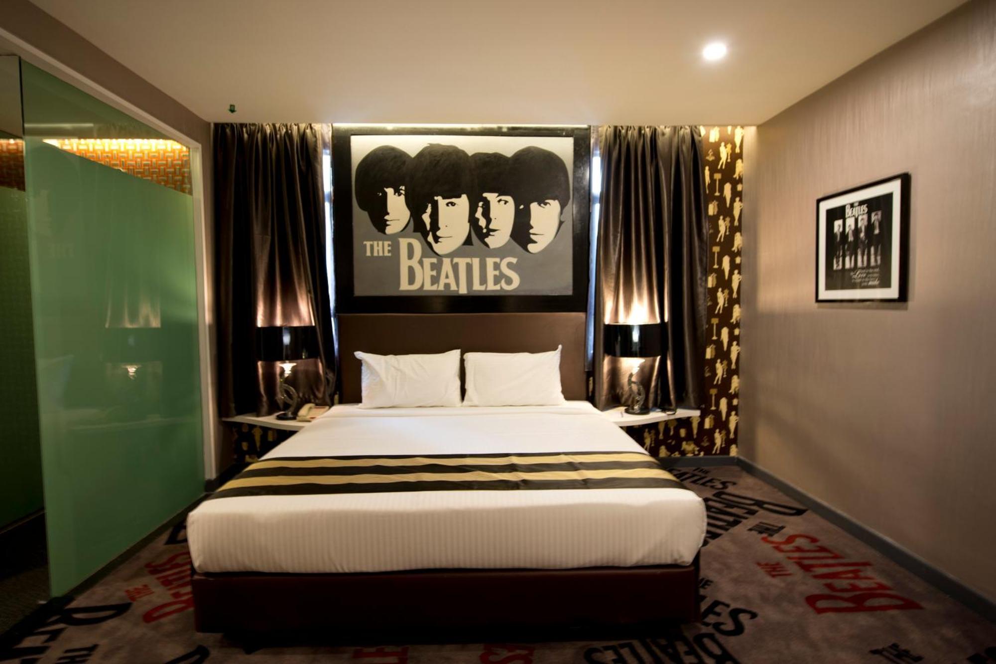Theme room